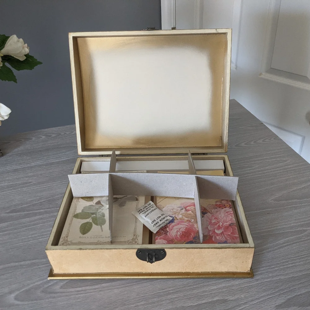 Wooden Box w/ 4 Packs of Notecards